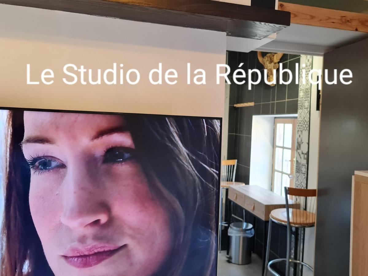 Le Studio De La Republique Агде Екстериор снимка